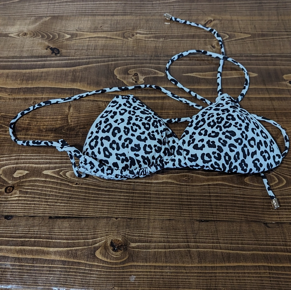 BuffBunny Swim Top